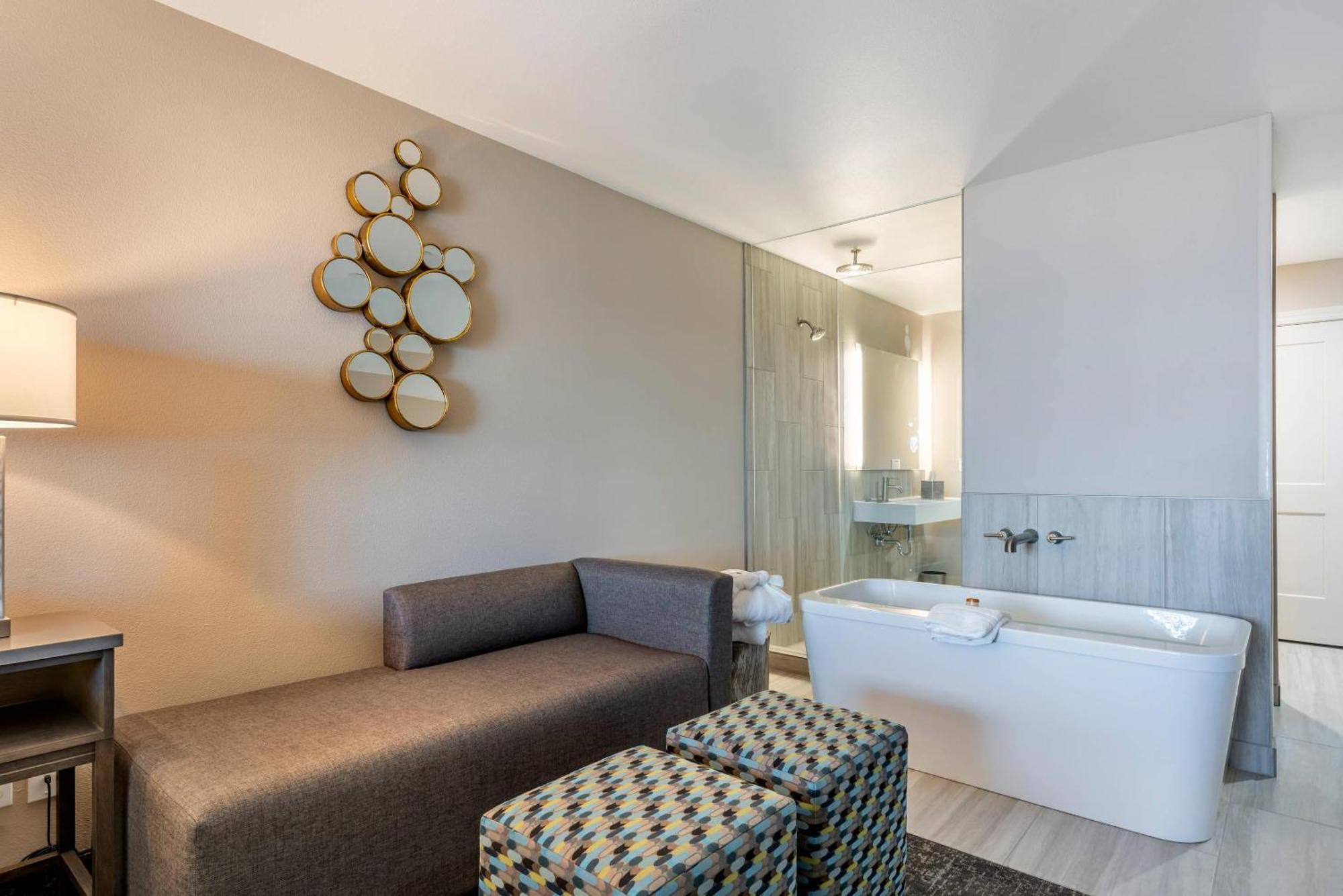 King Suite Non Smoking