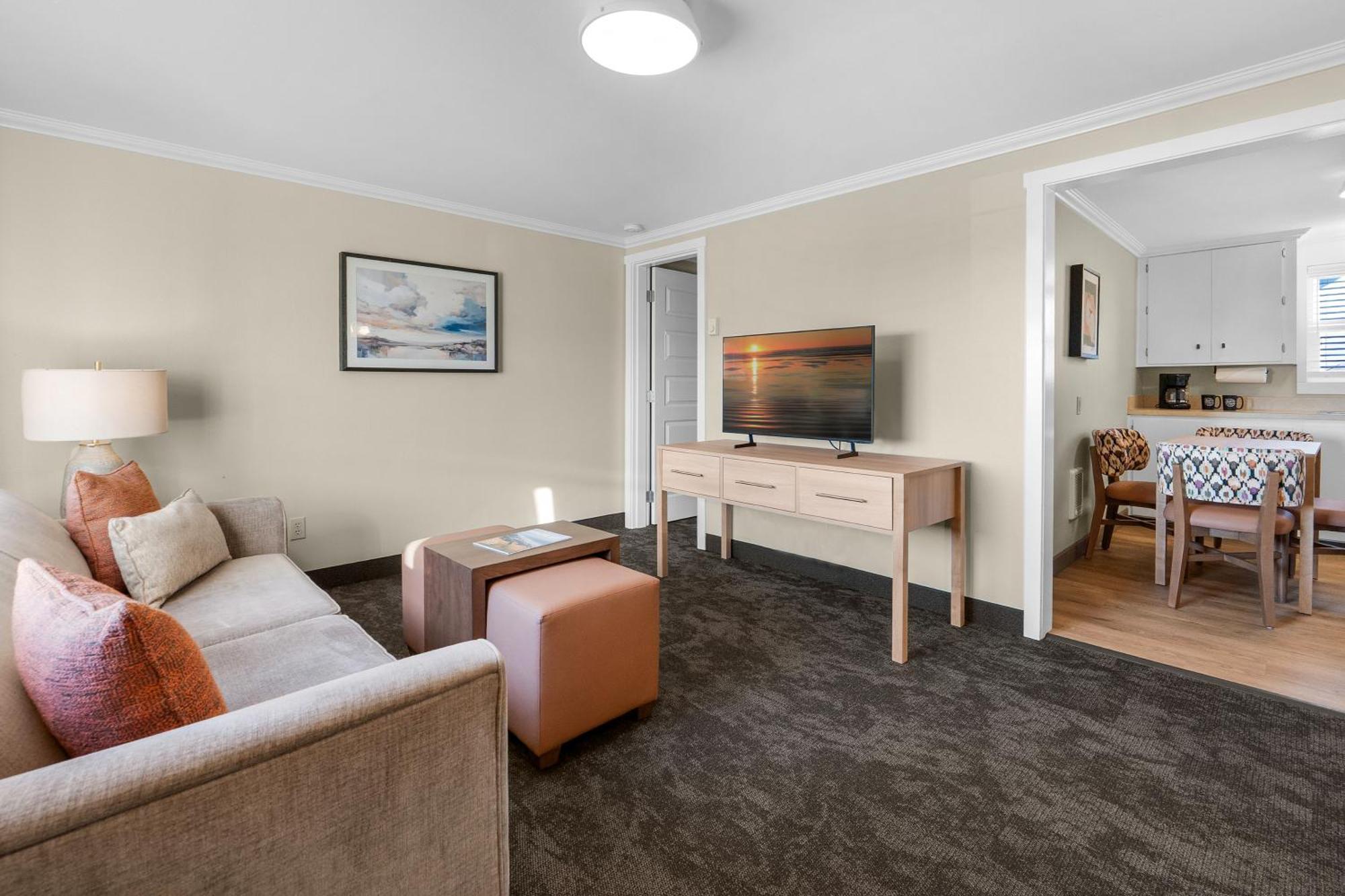 One-Bedroom Suite Some Fireplace