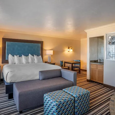 Lincoln Sands Oceanfront Resort, An Ascend Collection Hotel-3