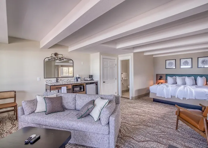 Beachfront Manor Hotel Lincoln City